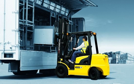 Дизельный вилочный погрузчик HYUNDAI 25DT-7