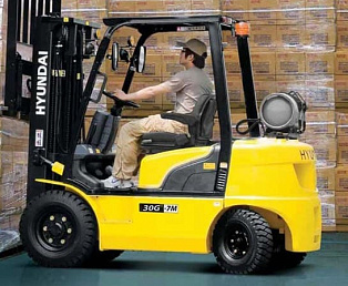 Газ-бензиновый вилочный погрузчик HYUNDAI 30G-7M