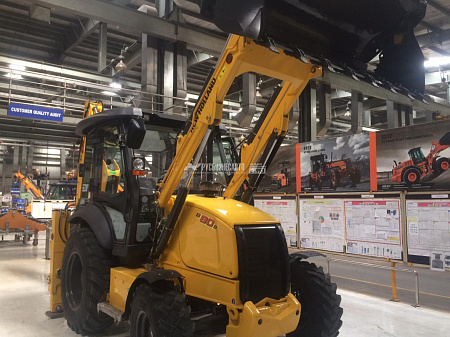 Экскаватор-погрузчик New Holland B80B (с кондиционером)
