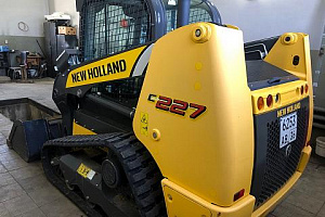 Мини погрузчик New Holland C227 б/у (2017 г., 210 м.ч.)