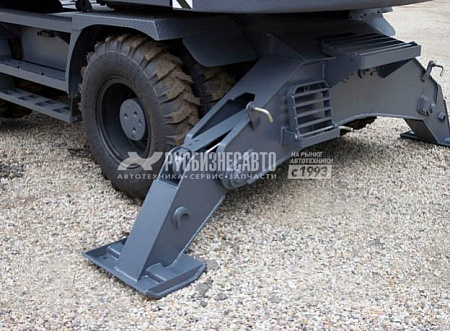 Экскаватор колесный UMG E140W