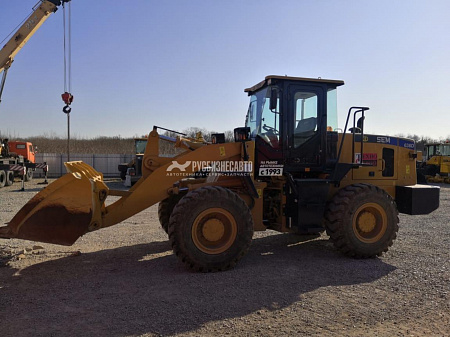 Погрузчик фронтальный SEM 636D