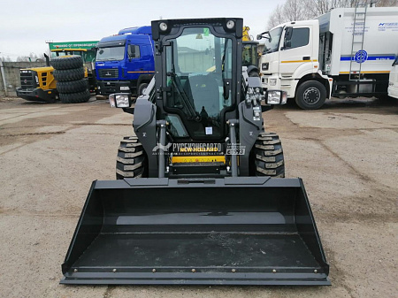 Мини-погрузчик New Holland L318 (с кондиционером, Россия)