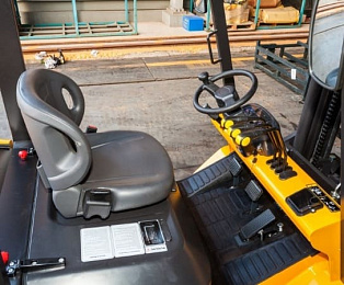 Газ-бензиновый вилочный погрузчик HYUNDAI 25L-7SA
