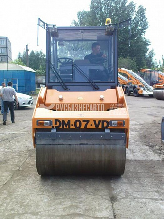 Каток дорожный двухвальцовый вибрационный DM-7.5-VD (DM-07-VD) (вес 8,5 т. шир. вальца 1,5 м)