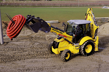 Экскаватор-погрузчик New Holland B90B LR