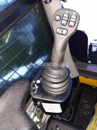 Мини-погрузчик гусеничный New Holland C338