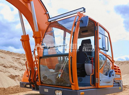 Экскаватор гусеничный E200NC (с габаритной шириной 2500мм)
